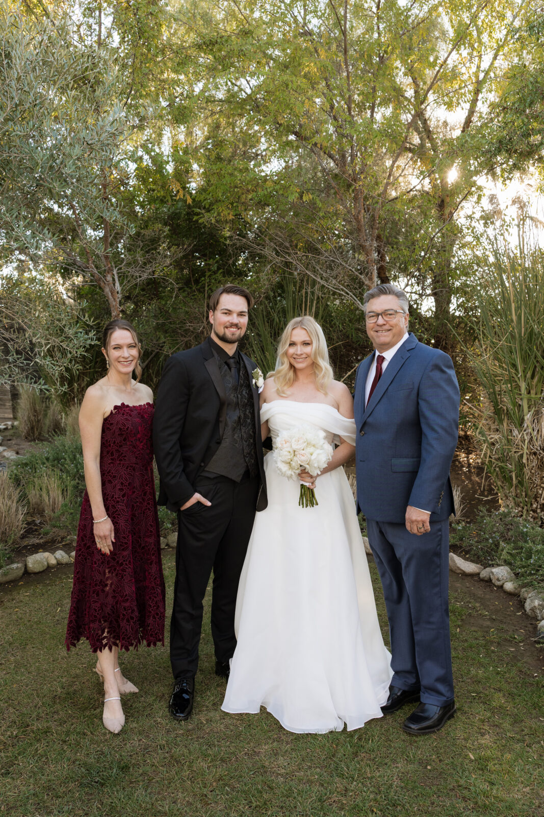 Wedding family photos Harmony estate by Socal wedding photographer Kassidy Klicks